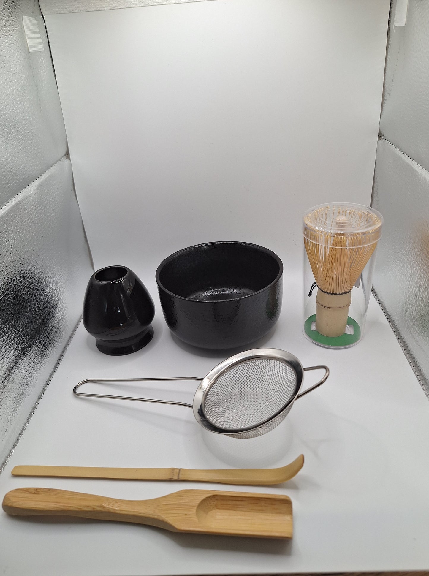 Sumi no Chakai 墨の茶会 – L’Art du Matcha en Noir Profond