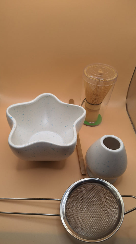 🌸 Set de Matcha Japonais 4 pièces en céramique  “Hoshi no Umi” – 海の星 (Étoile de Mer) 🌸