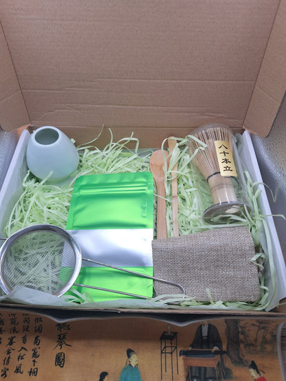 Coffret cadeau Matcha avec fouet , support , cuillères en bambou , pochons et sachet matcha - Style au choix