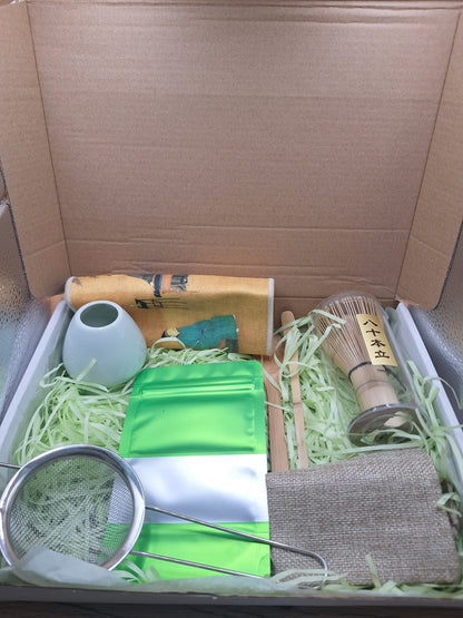 Coffret cadeau Matcha avec fouet , support , cuillères en bambou , pochons et sachet matcha - Style au choix