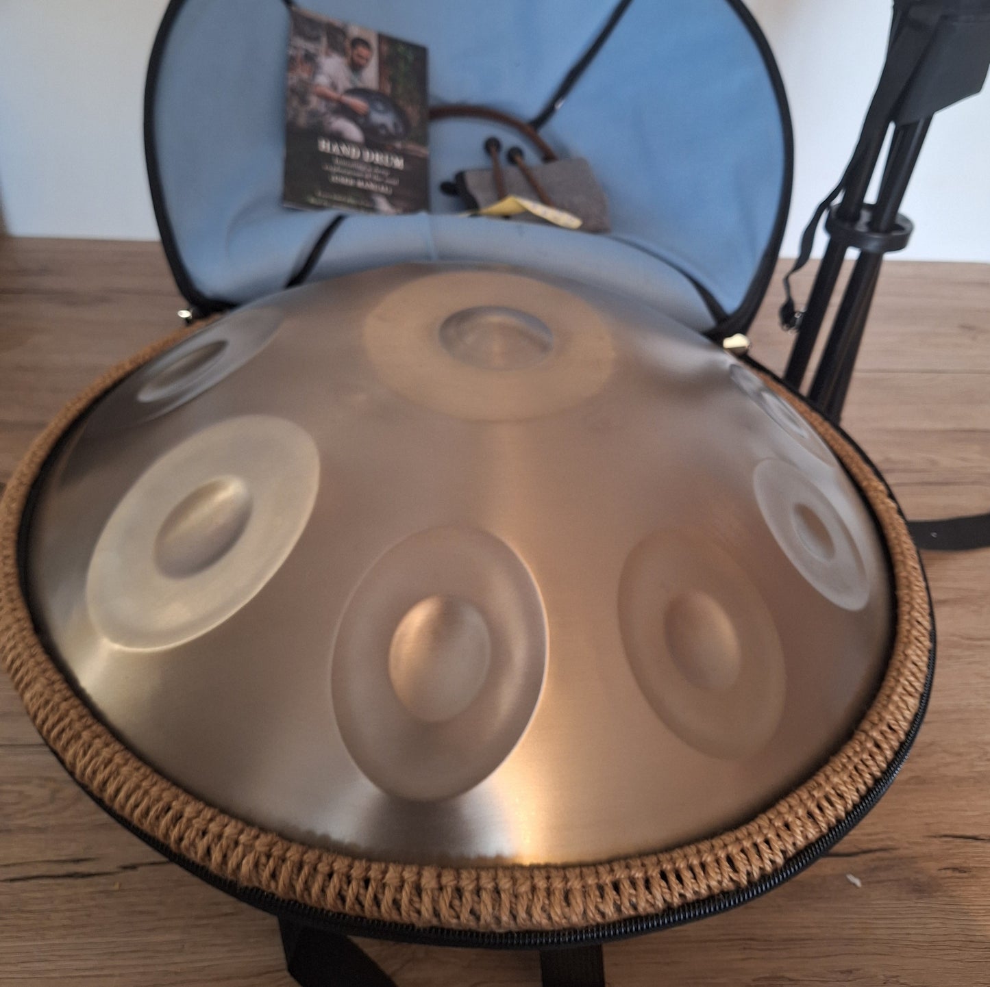 🧡🥁 Handpan / Tambour à langue en acier doré – 22’’ – Ré min Kurde (432 Hz) Instrument intuitif & immersif – 9 notes – Set complet neuf 💙