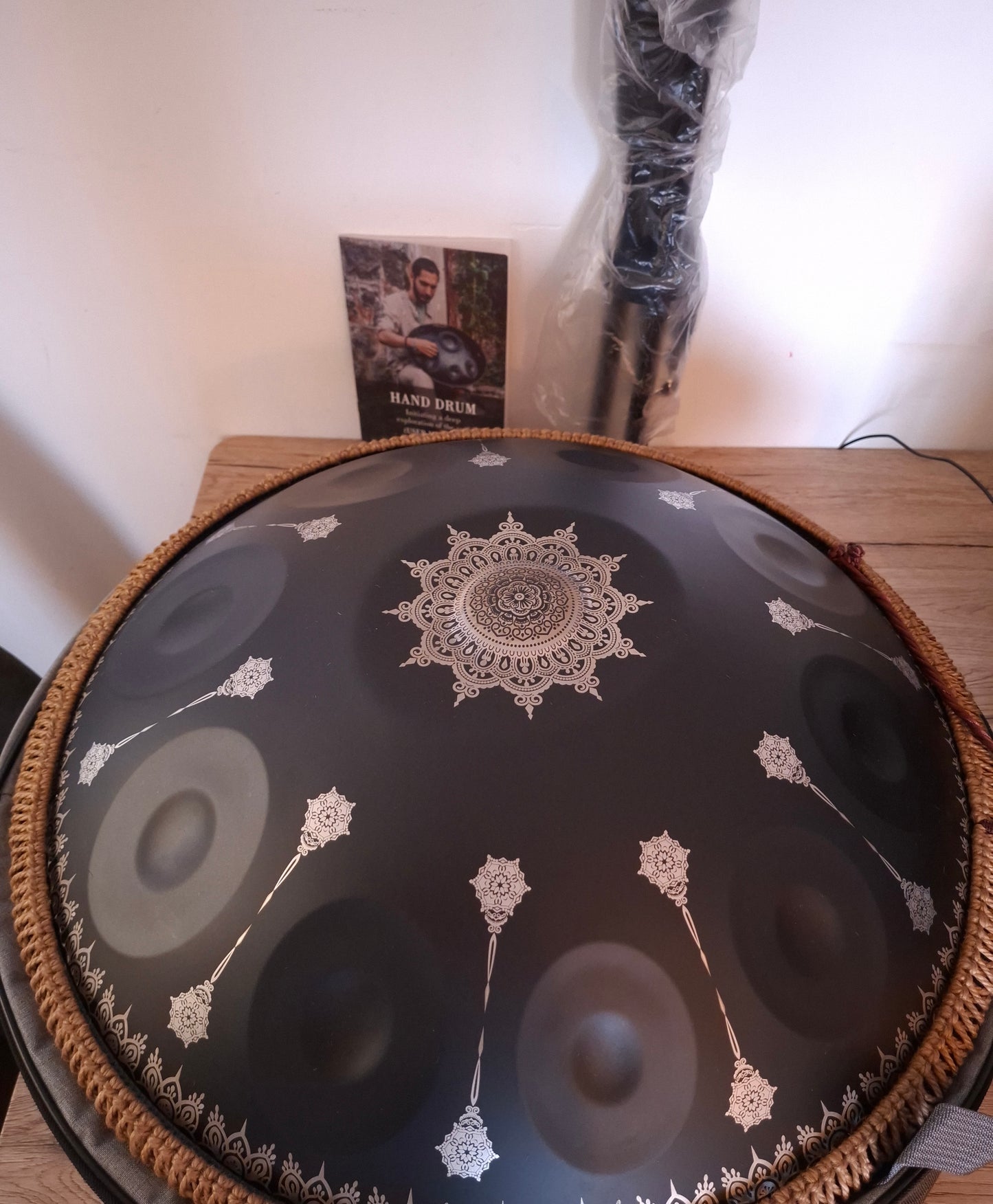 🎶✨ Handpan Ré Mineur neuf – 10 Notes – 22 pouces – 440 Hz – Motif Mandala – Son profond & hypnotique ✨🎶