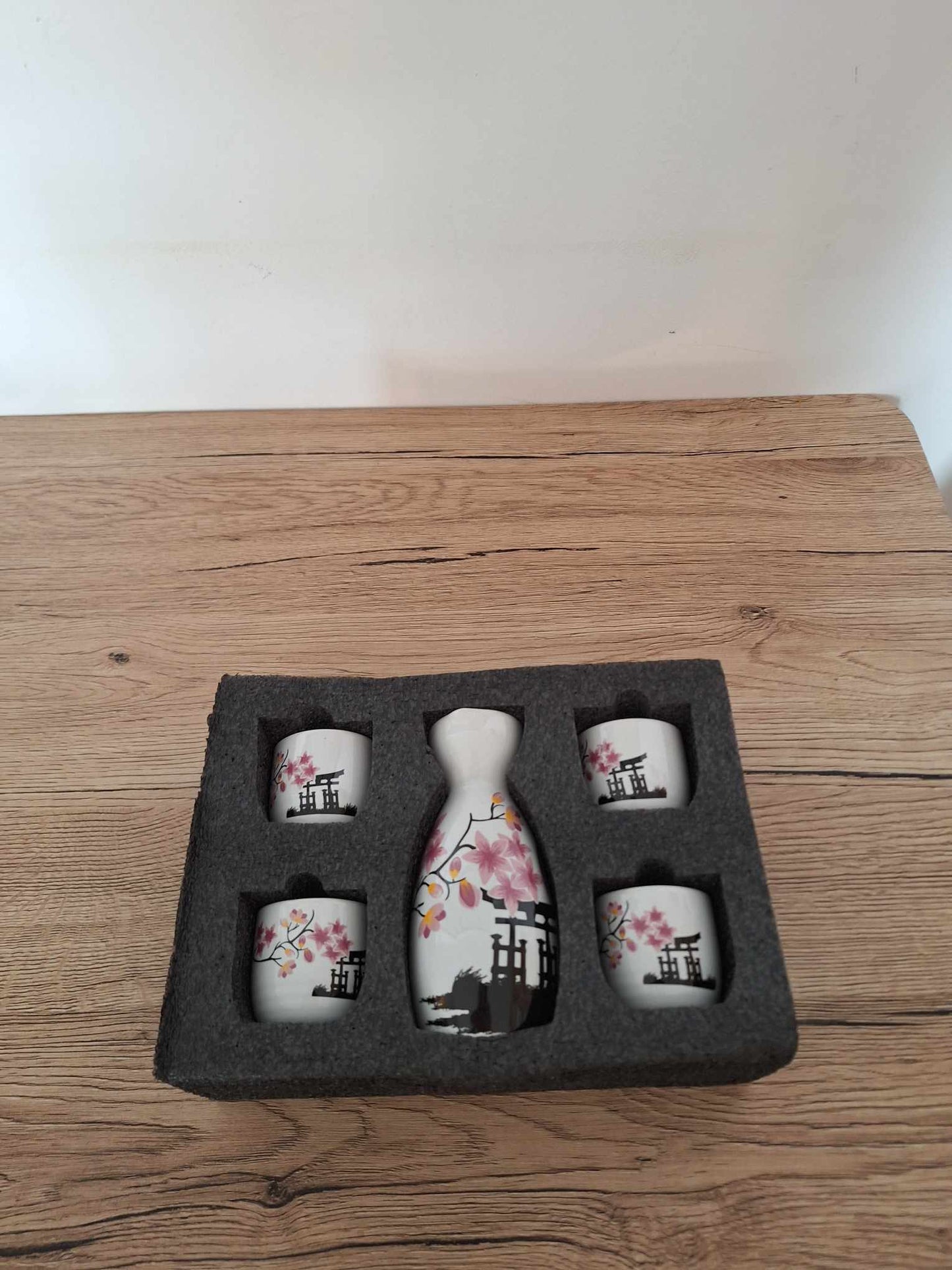 🌸✨ Beautiful Hand Painted Ceramic Japanese Sake Set 6 Pieces Ceramic ✨🌸